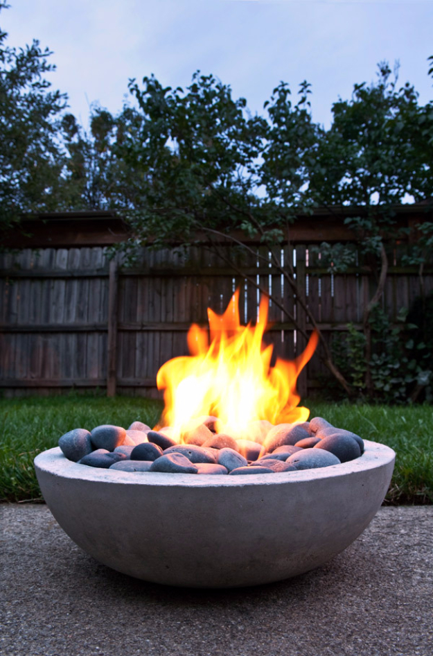 16 Incredible DIY Ideas For Outdoor Fire Pit And Fireplace