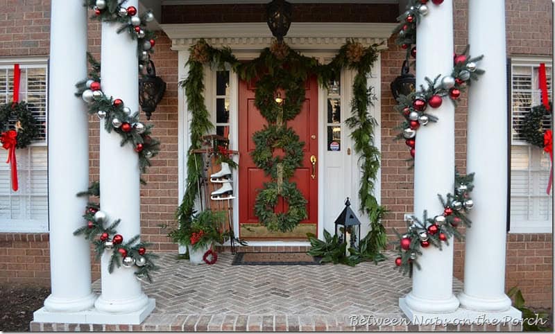 21 Extravagant Christmas Decorations For Your Front Door 19