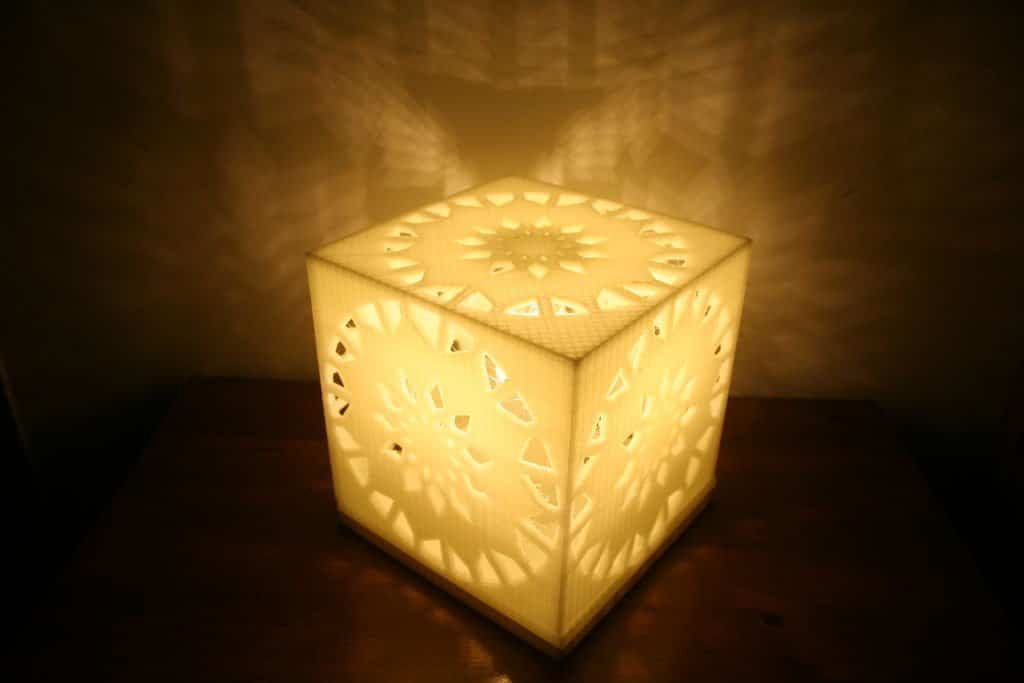 15 Most Attractive DIY Lamp Designs That You Can Make In No Time 3