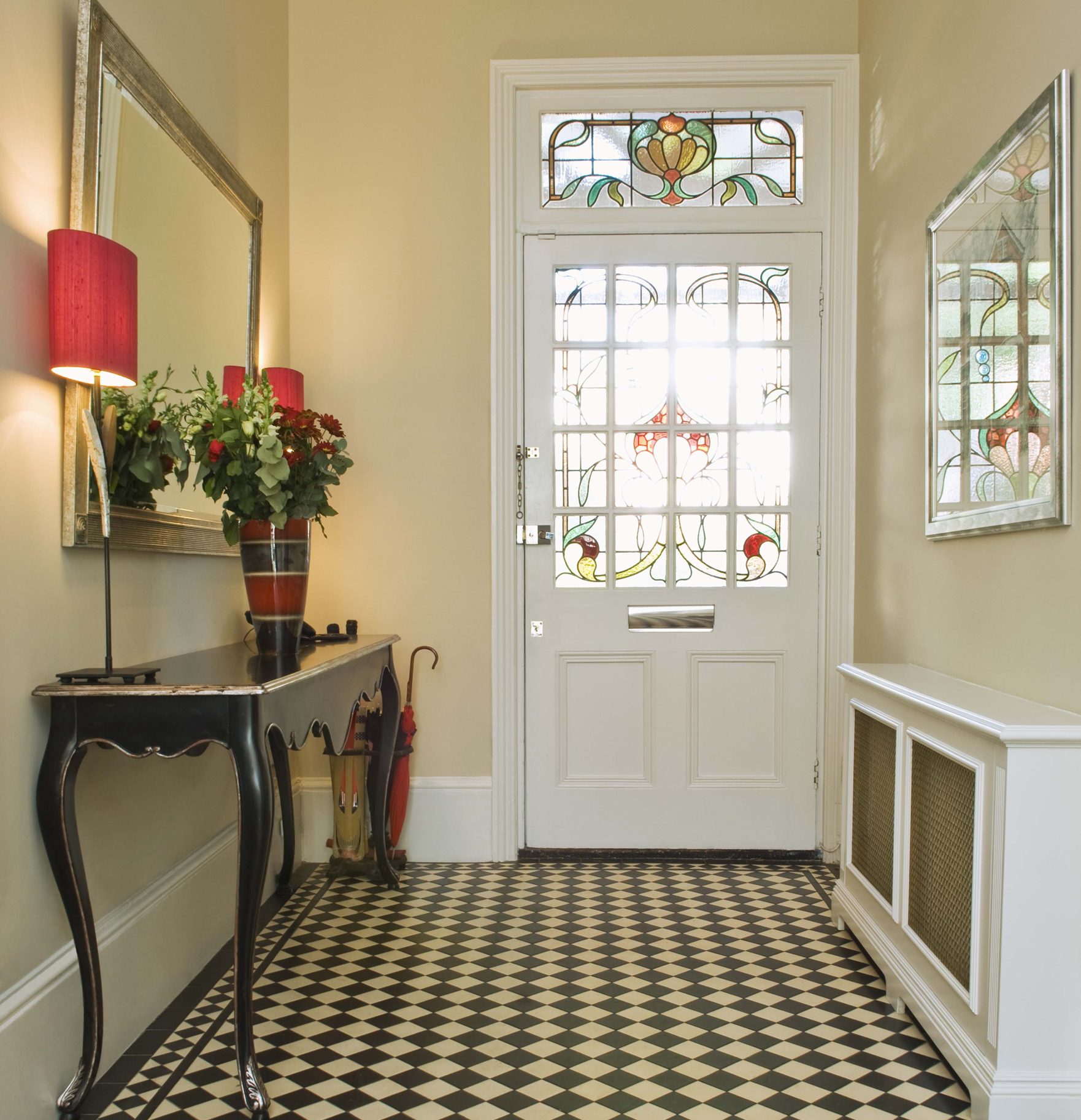 17 Really Beautiful Ideas To Decorate Your Hallway Properly