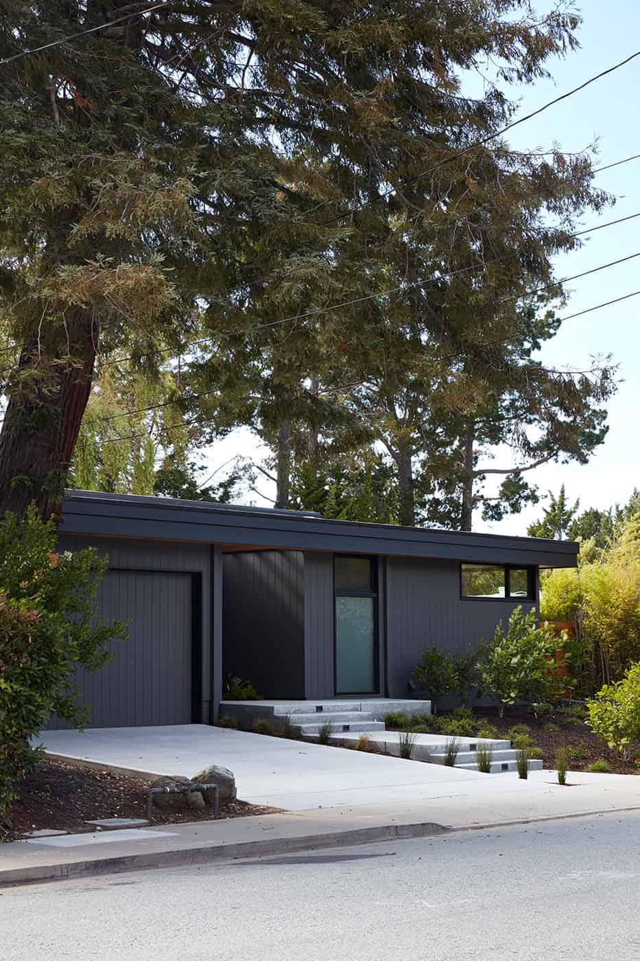 Mountain View Double Gable Eichler Remodel by Klopf Architecture: A Refined Mid-Century Modern Update in Silicon Valley ©2016 Mariko Reed