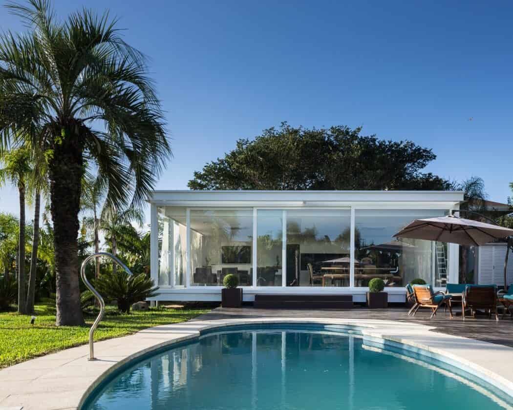Pool House in Porto Alegre, Brazil by Kali Arquitetura pool-house-in-porto-alegre-brazil-by-kali-arquitetura-1