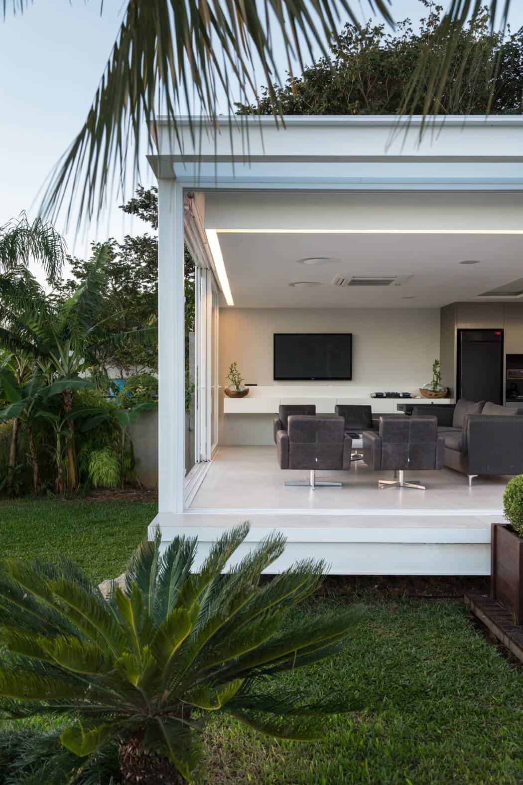 Pool House in Porto Alegre, Brazil by Kali Arquitetura pool-house-in-porto-alegre-brazil-by-kali-arquitetura-9