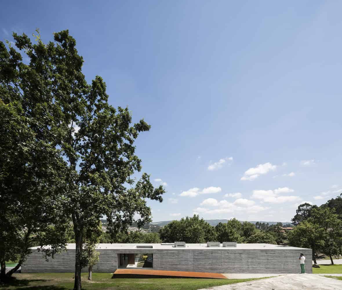 Sambade House by Spaceworkers in Penafiel, Portugal sambade-house-by-spaceworkers-in-penafiel-portugal-12
