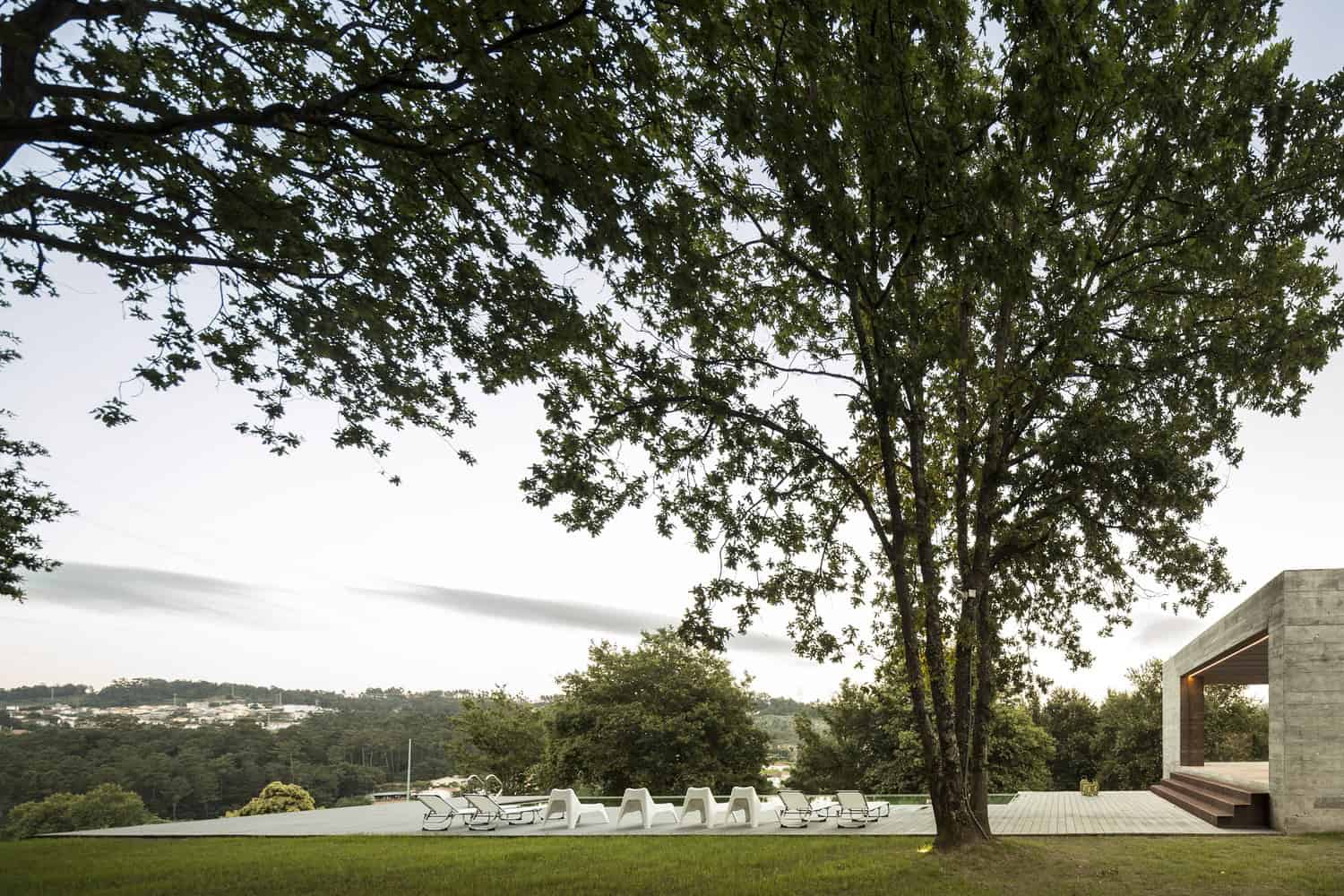 Sambade House by Spaceworkers in Penafiel, Portugal sambade-house-by-spaceworkers-in-penafiel-portugal-20