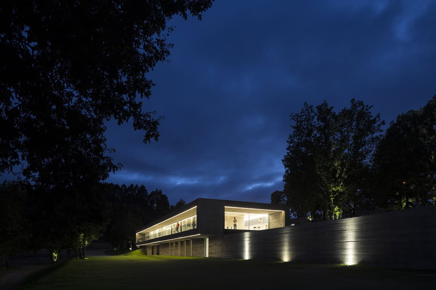 Sambade House by Spaceworkers in Penafiel, Portugal sambade-house-by-spaceworkers-in-penafiel-portugal-5