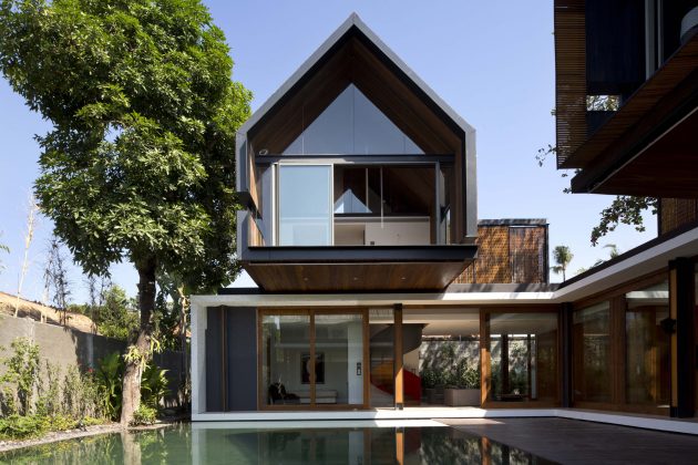 svarga-residence-by-rtq-architects-in-bali-indonesia-1