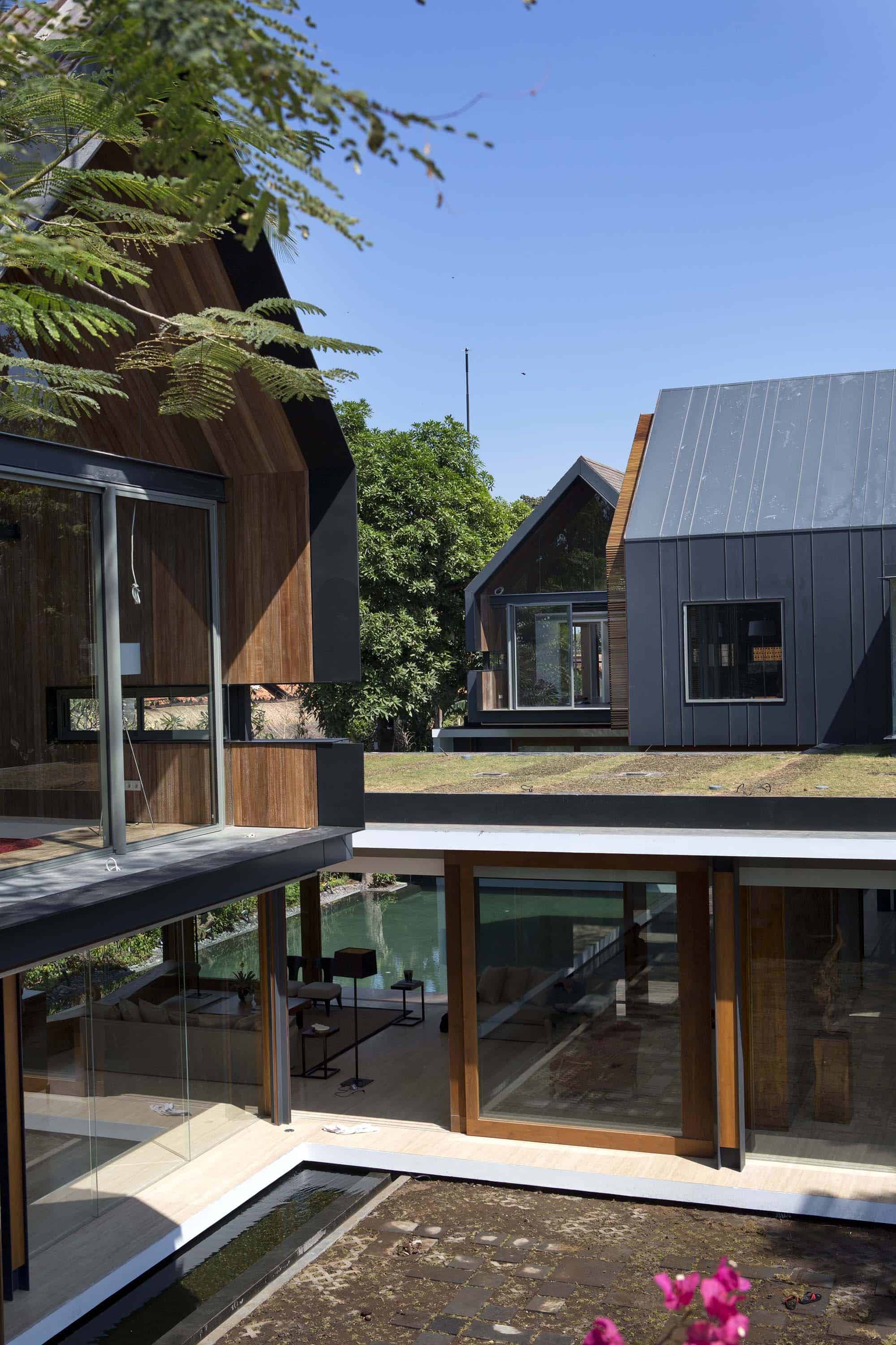 Svarga Residence by RT+Q Architects in Bali, Indonesia svarga-residence-by-rtq-architects-in-bali-indonesia-14