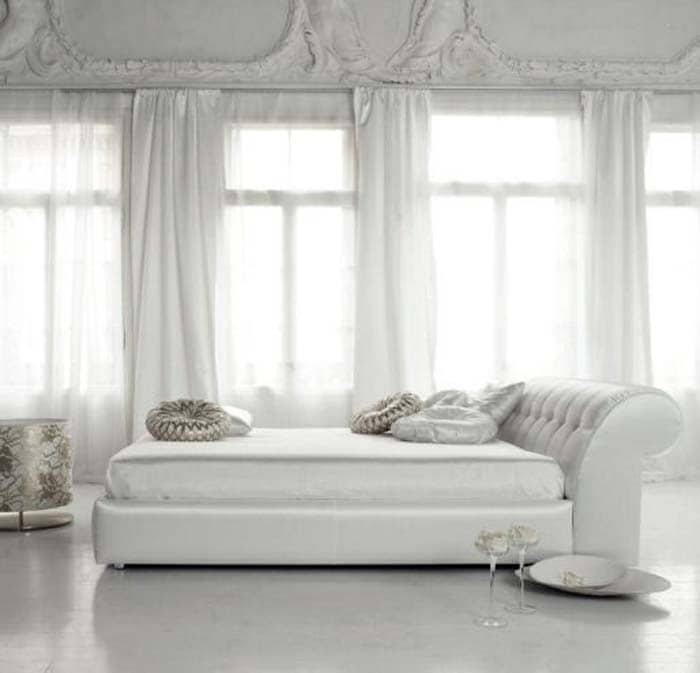 17 Magnificent White Living Room Designs That You Need To See 10