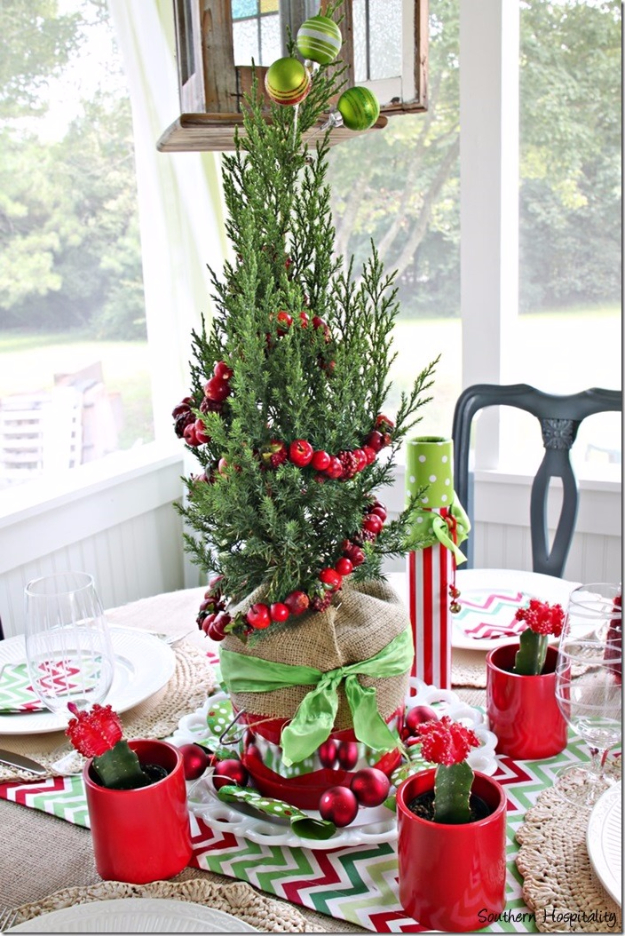 15 Glamorous DIY Christmas Centerpiece Ideas You'll Want To Make Right Away