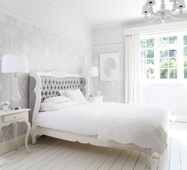 18 Impressive French Style Bedrooms That No One Can Resist 18