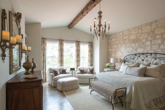 18 Impressive French Style Bedrooms That No One Can Resist 3