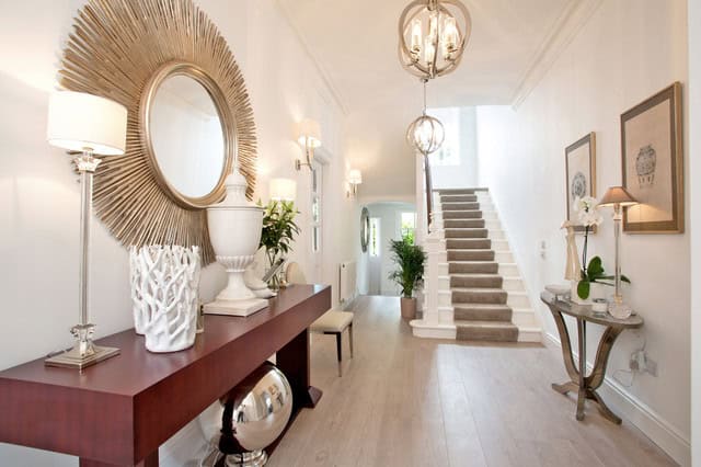 17 Fabulous Ideas For Decorating Functional Hallway