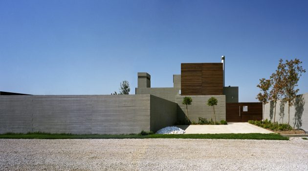 Residence in Larissa by Potiropoulos D+L Architects in Larissa, Greece