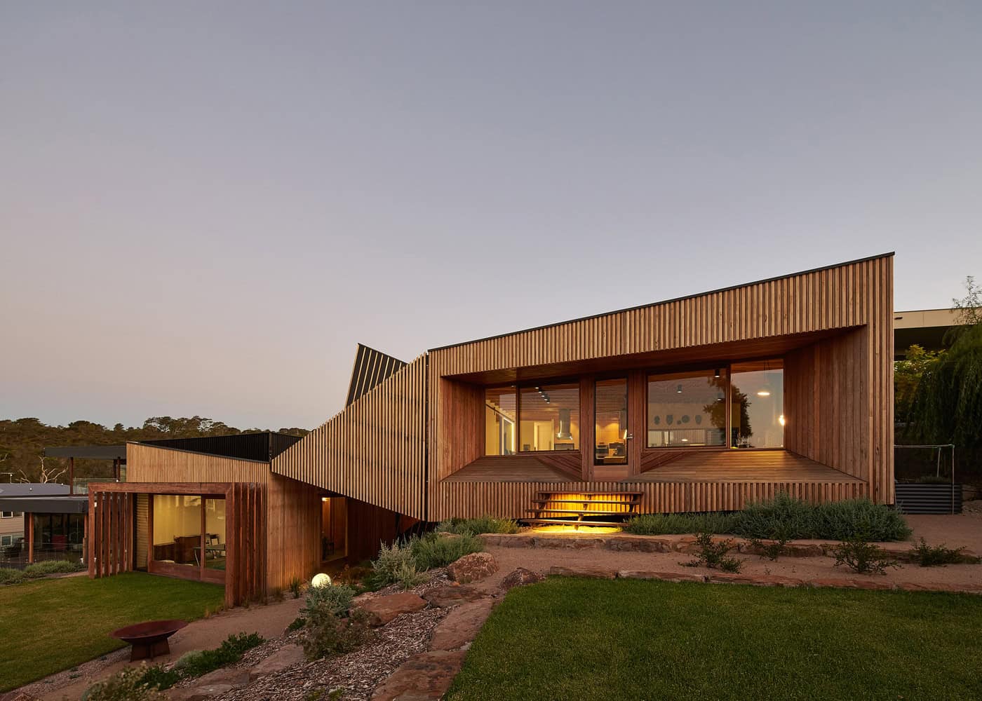 Split House by BKK Architects in Port Phillip Bay, Australia split-house-by-bkk-architects-in-port-phillip-bay-australia-8
