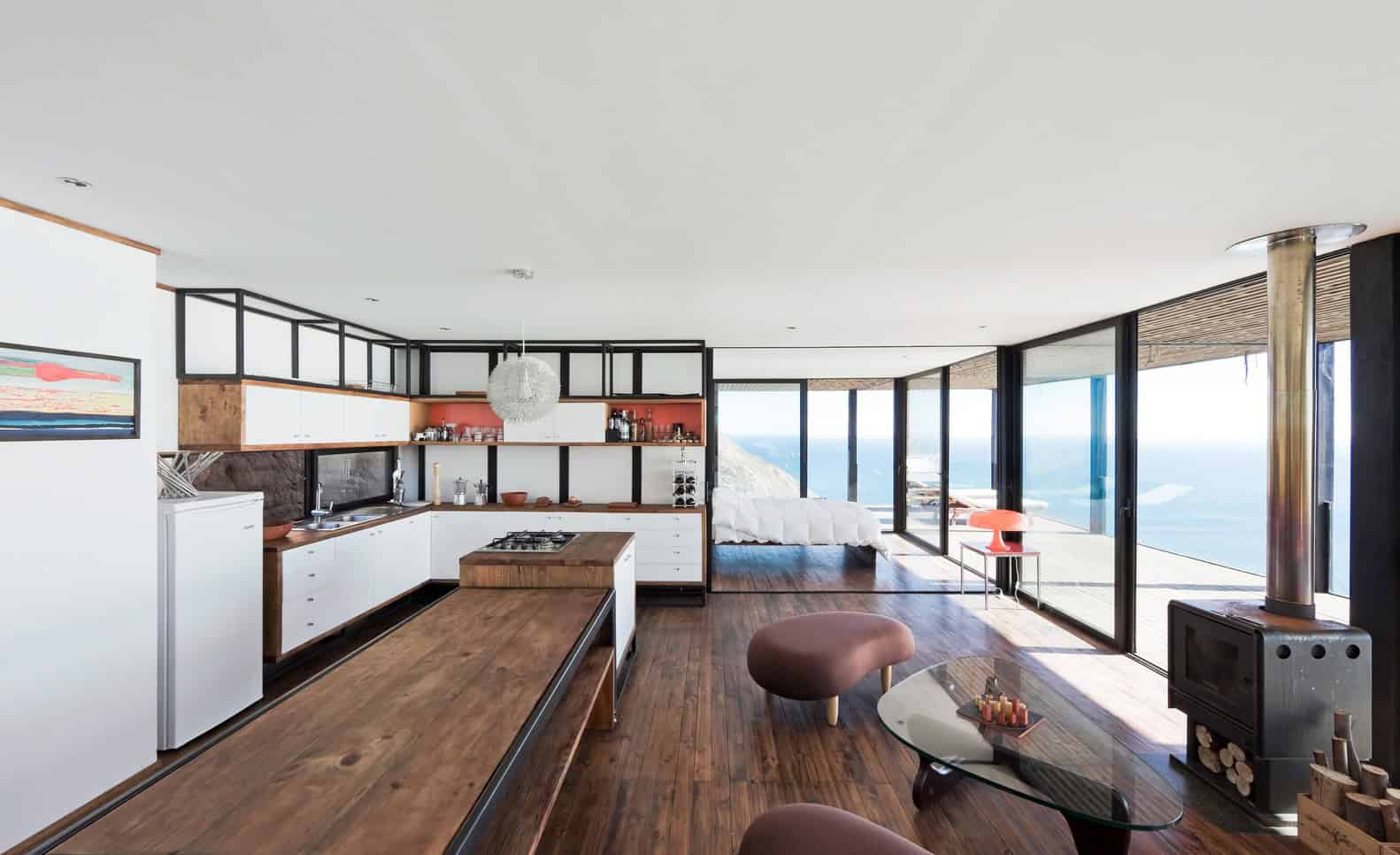 Till House by WMR Arquitectos in El Arco, Chile