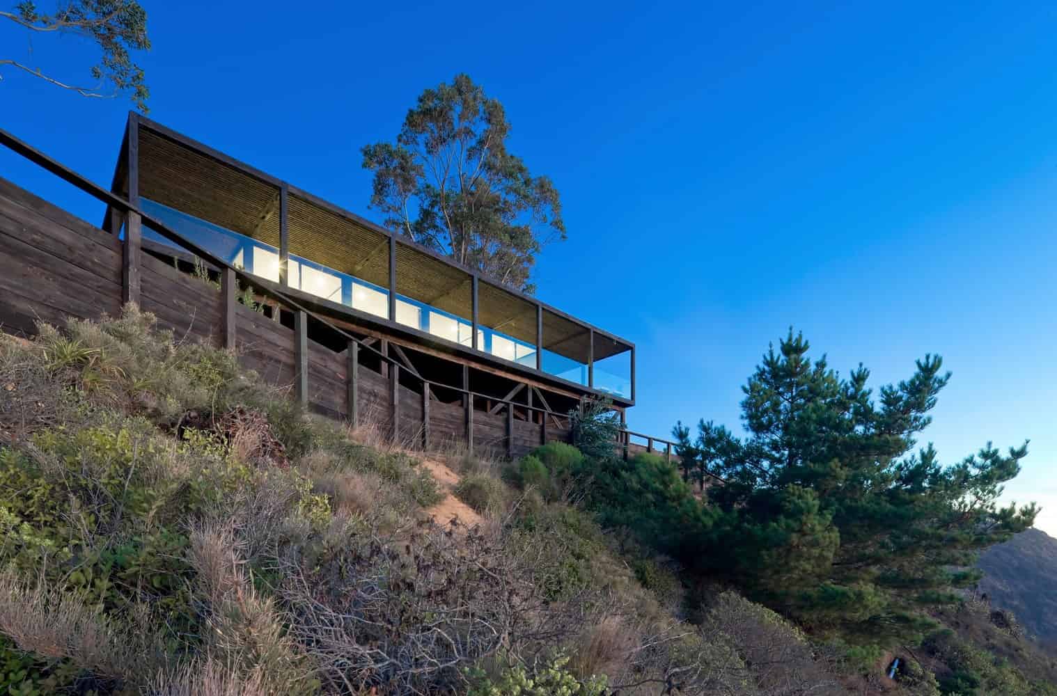 Till House by WMR Arquitectos in El Arco, Chile