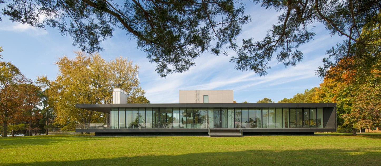 Tred Avon River House by Robert M. Gurney Architect – A Minimalist Riverfront Retreat in Maryland