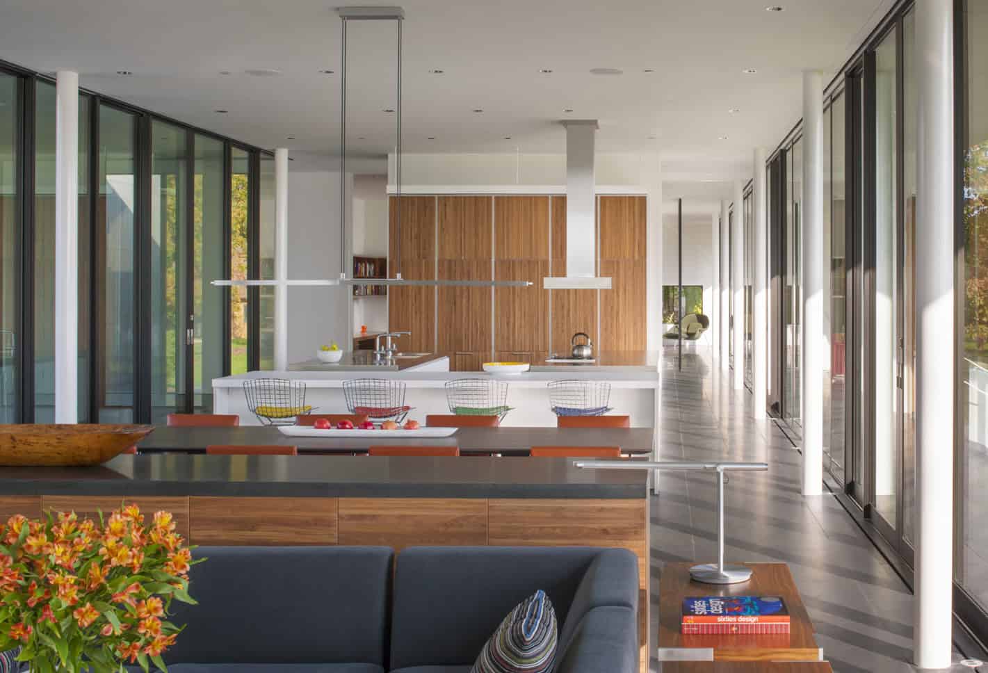 Tred Avon River House by Robert M. Gurney Architect – A Minimalist Riverfront Retreat in Maryland