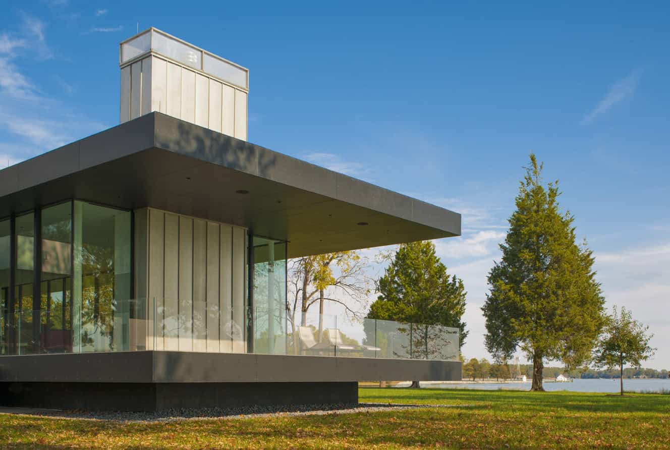 Tred Avon River House by Robert M. Gurney Architect – A Minimalist Riverfront Retreat in Maryland