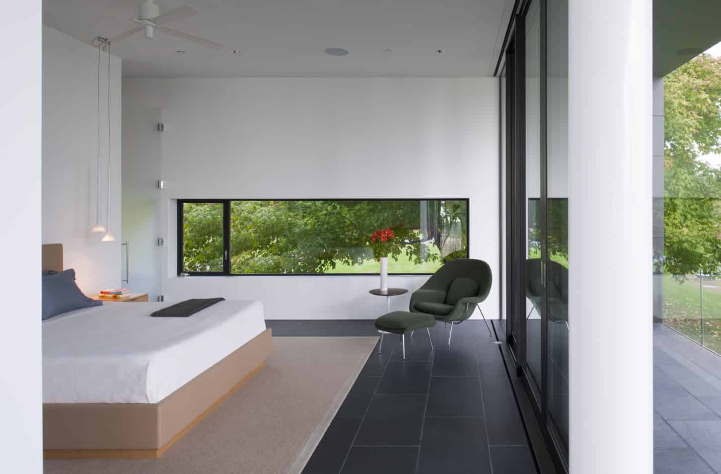 Tred Avon River House by Robert M. Gurney Architect – A Minimalist Riverfront Retreat in Maryland