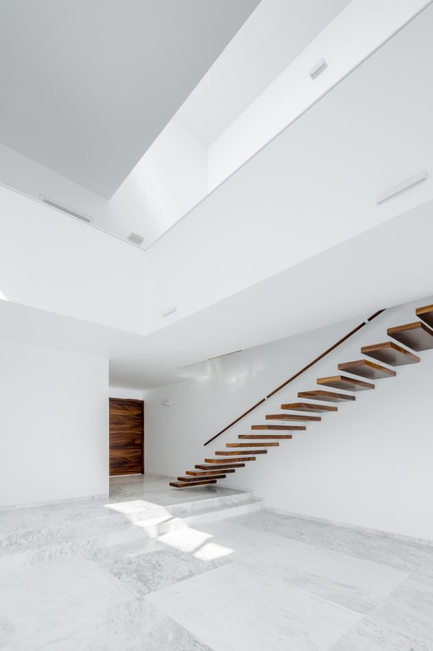 v-house-by-abraham-cota-paredes-arquitectos-in-guadalajara-mexico-11