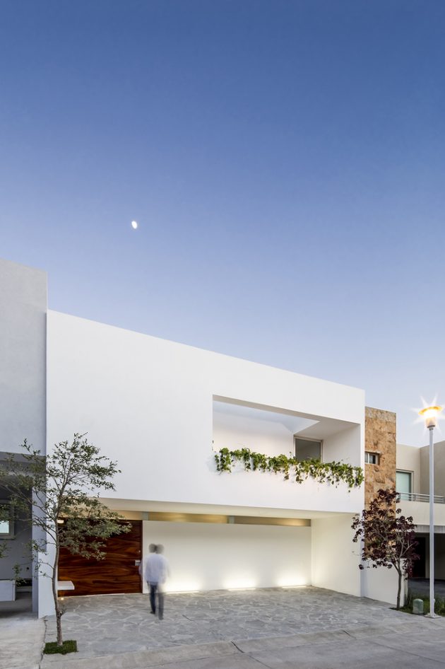 v-house-by-abraham-cota-paredes-arquitectos-in-guadalajara-mexico-12