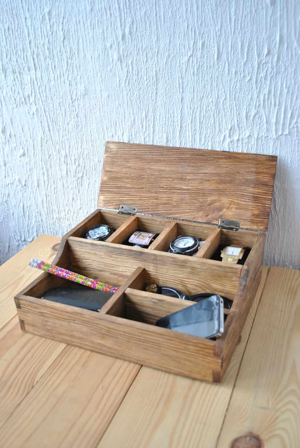 Desk organizer Desk organizer