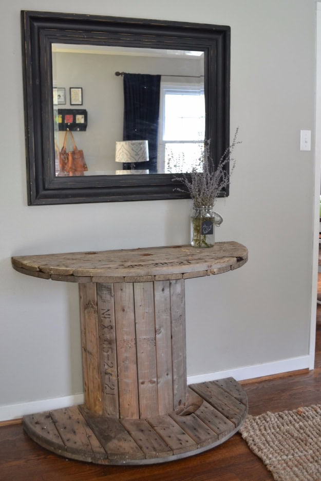 How to Make a Dining Table From Recycled Wood