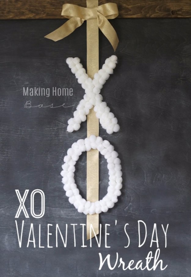 DIY XO Wreath DIY XO Wreath