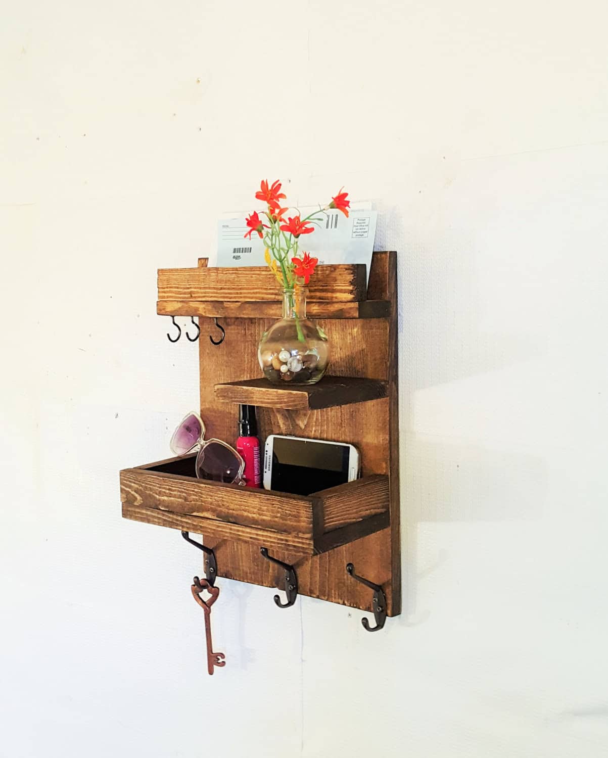 17 Practical Handmade Entryway Organizer Designs For Your Hallway