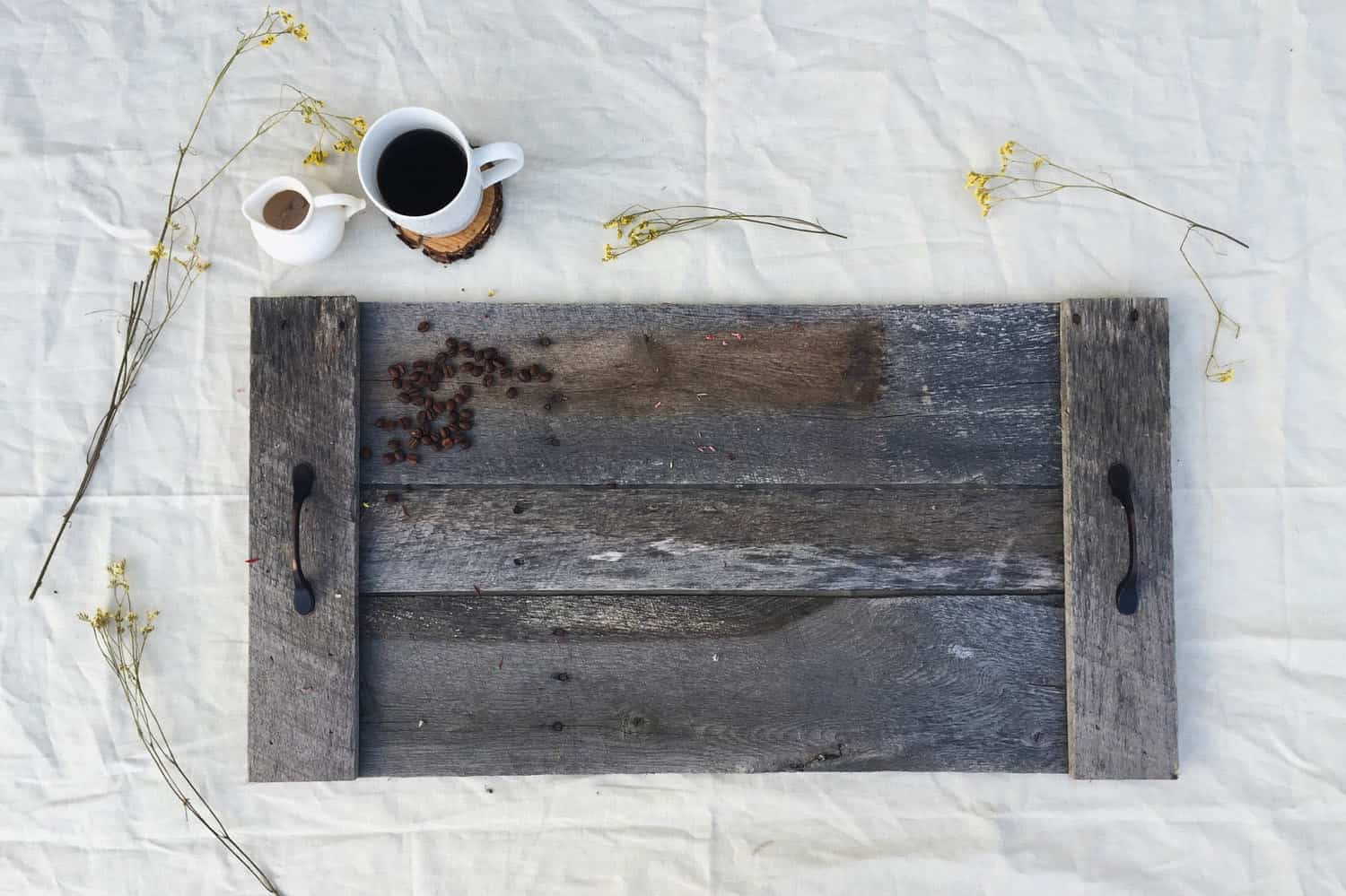 18 Incredible Handmade Reclaimed Wood Decor Ideas