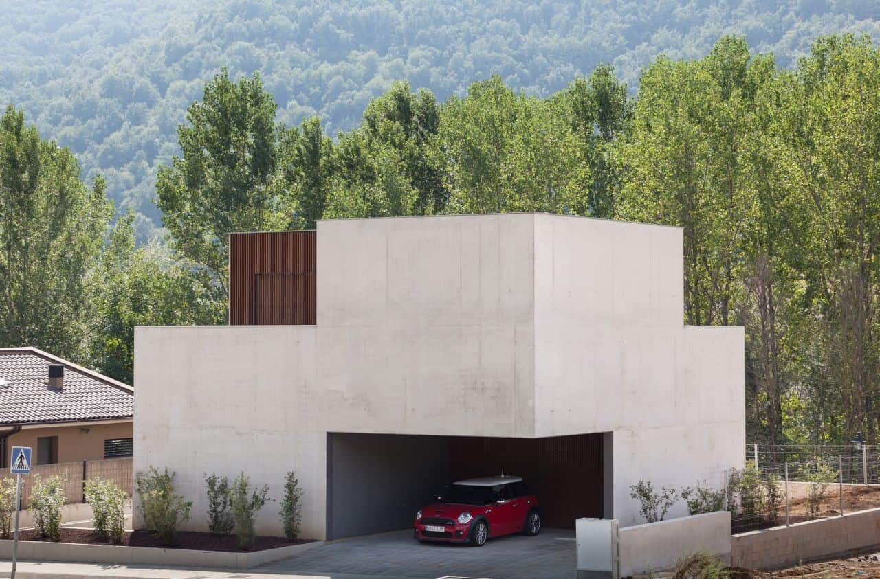 Bitten House by arnau estudi d'arquitectura in Spain