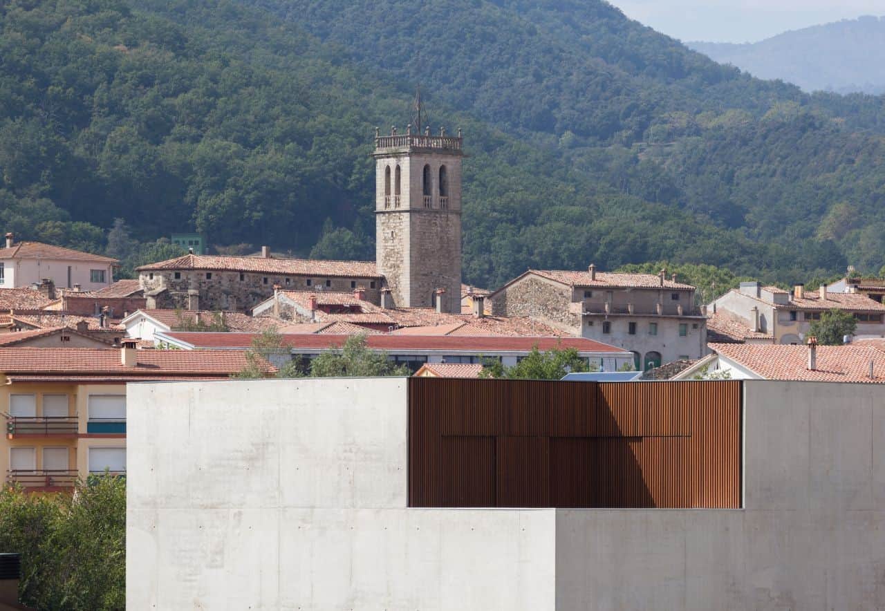 Bitten House by arnau estudi d'arquitectura in Spain