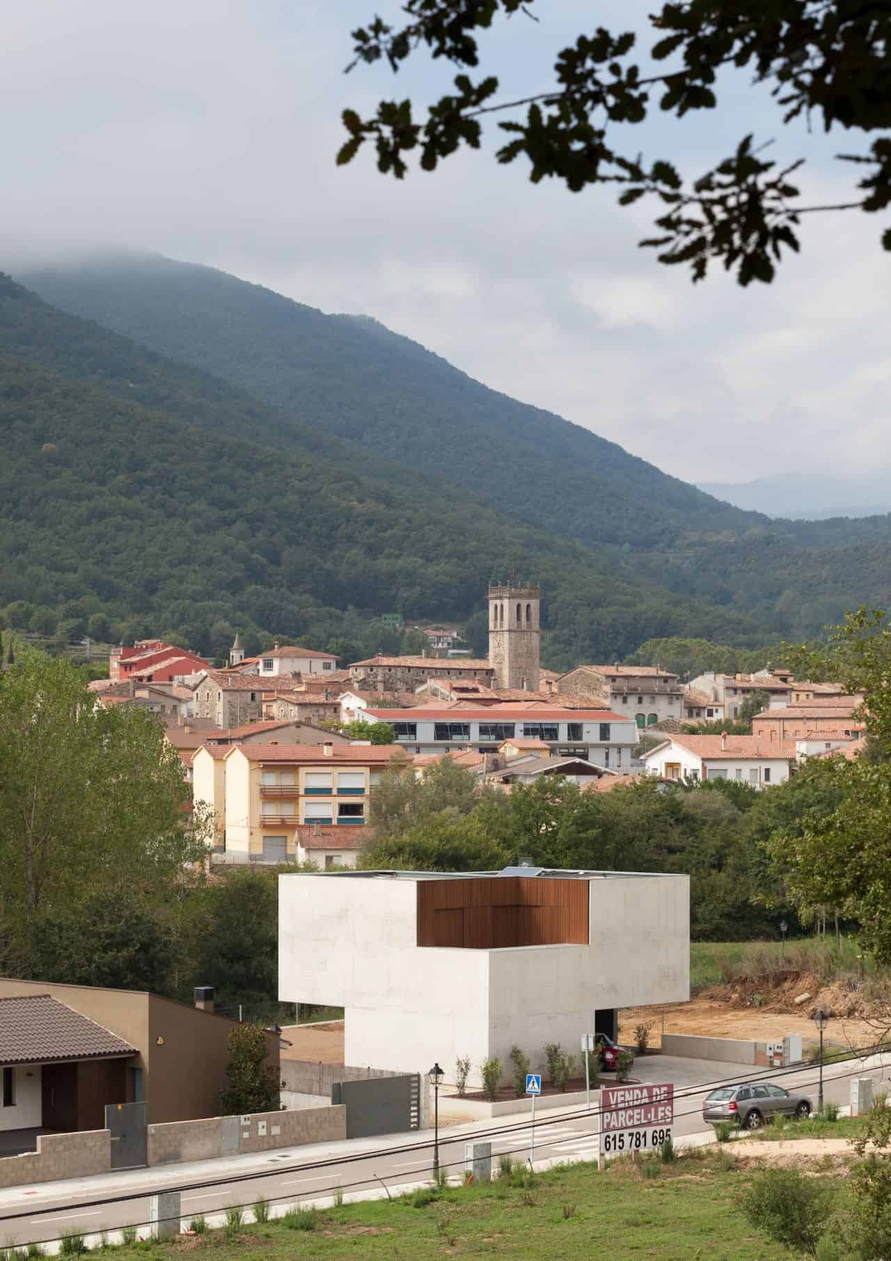 Bitten House by arnau estudi d'arquitectura in Spain