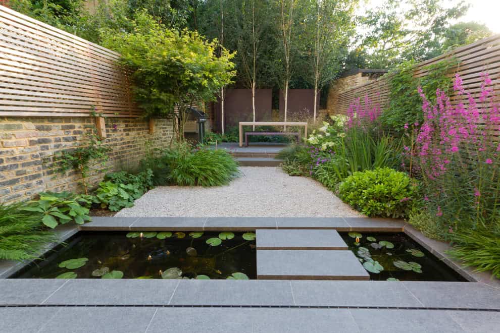 16 Attractive Garden Pond Designs That Everyone Should See