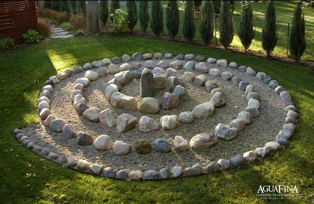 17 Appealing DIY Garden Decorations You Need To Make This Spring 17 Appealing DIY Garden Decorations You Need To Make This Spring