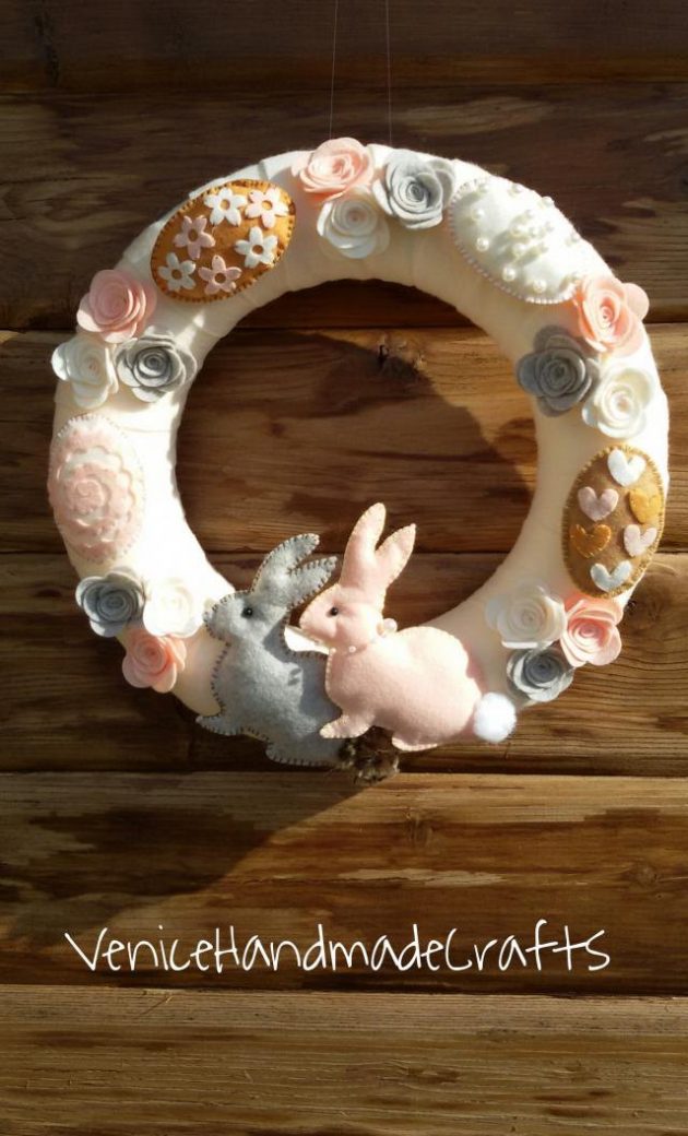 15 Charming Handmade Easter Wreath Designs For The Upcoming Holiday