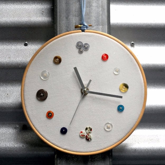 DIY Button Clock DIY Button Clock