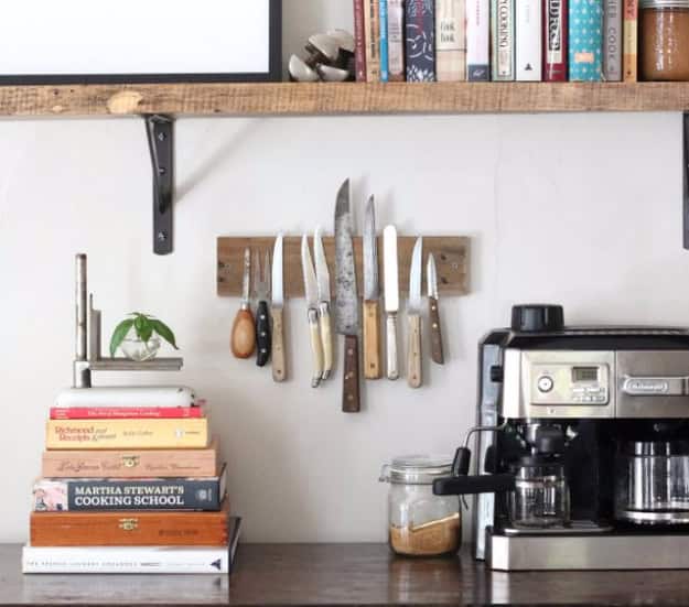DIY Rustic Knives Wall Rack DIY Rustic Knives Wall Rack