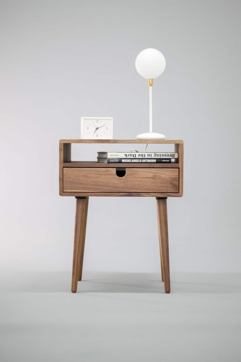 16 Convenient Handmade Bedside Table Designs You'll Find A Use For