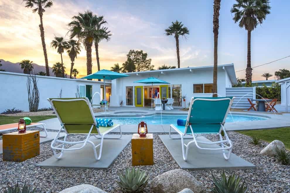 16 Stunning MidCentury Modern Swimming Pool Designs That Will Leave