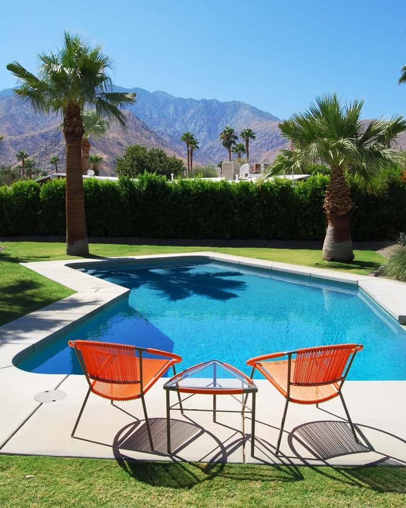 16 Stunning Mid-Century Modern Swimming Pool Designs That Will Leave