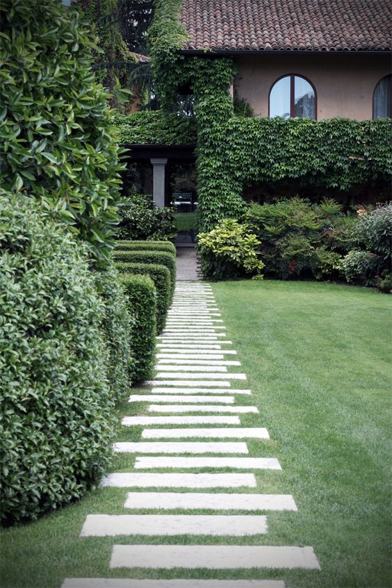 20 Absolutely Stunning Walkway Designs That Will Steal The Show