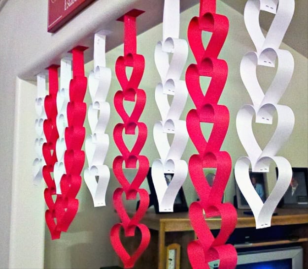 21 Last-Minute DIY Valentine's Day Decorations That Are Super Easy & Cheap