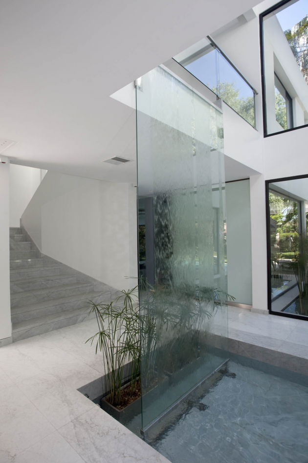 Carrara House by Andres Remy Arquitectos in Buenos Aires, Argentina