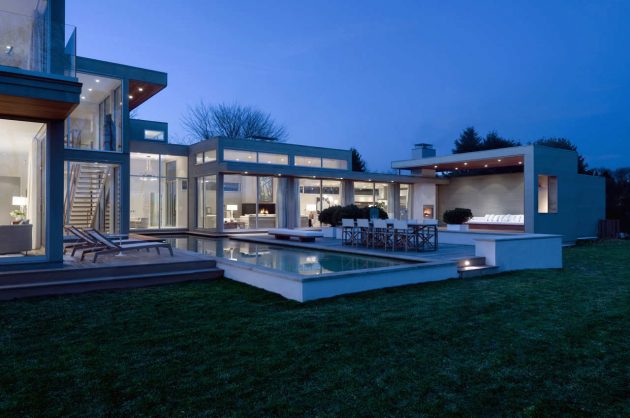 Fieldview Residence by Blaze Makoid Architecture in East Hampton, New York