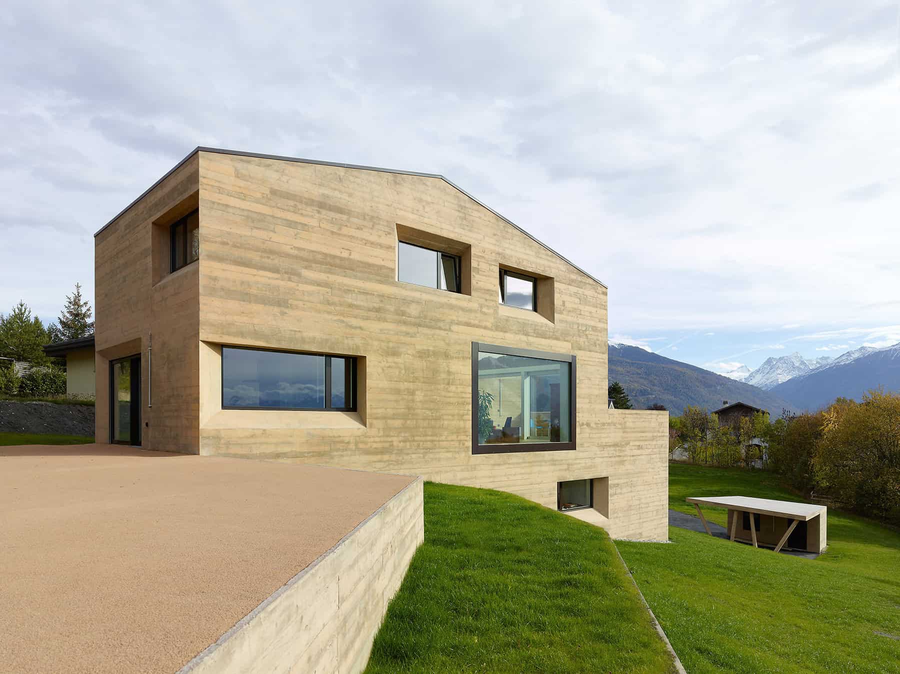 MFG House by ARCHI7 in Grimisuat, Switzerland MFG House by ARCHI7 in Grimisuat, Switzerland