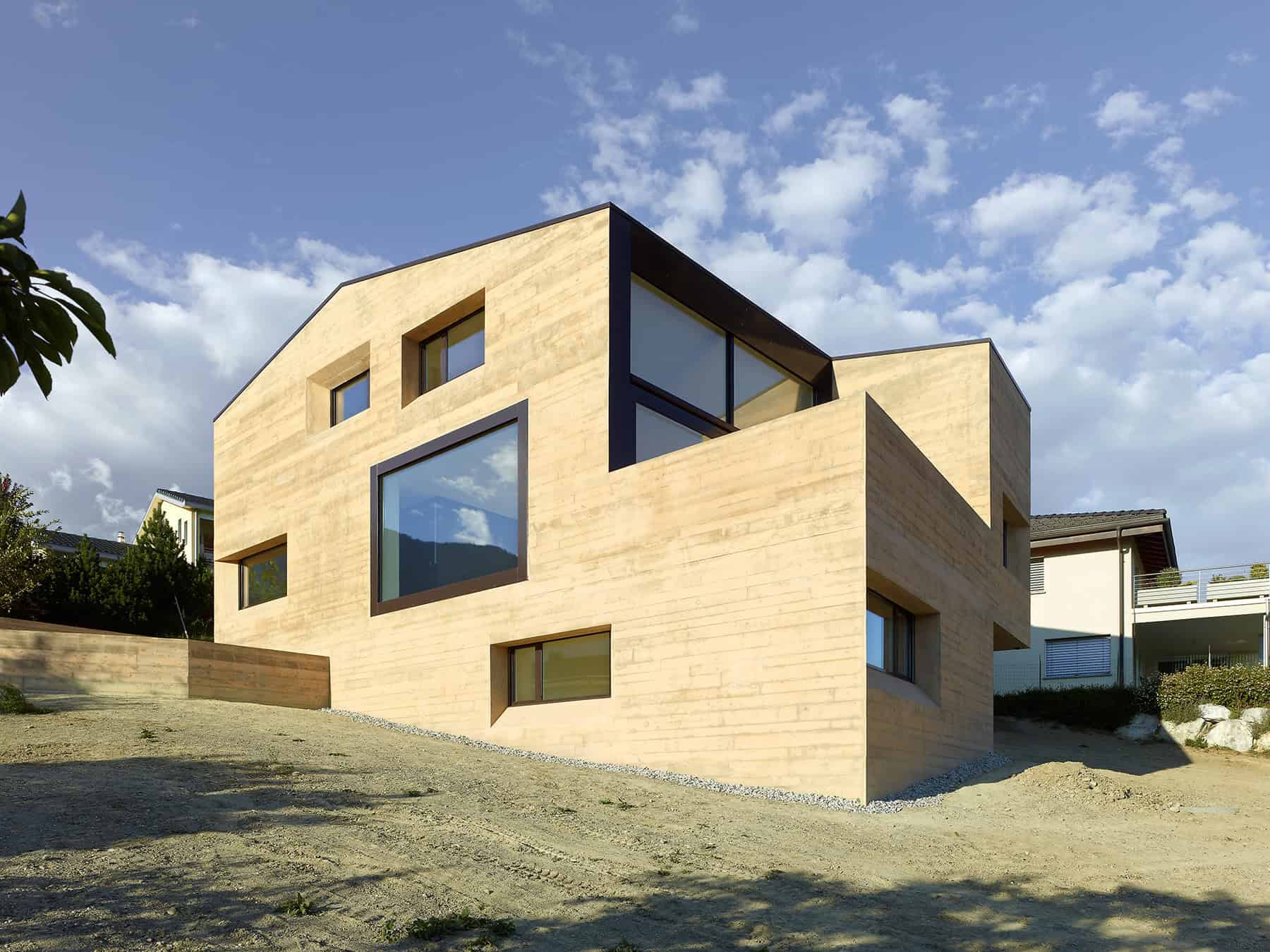 MFG House by ARCHI7 in Grimisuat, Switzerland MFG House by ARCHI7 in Grimisuat, Switzerland