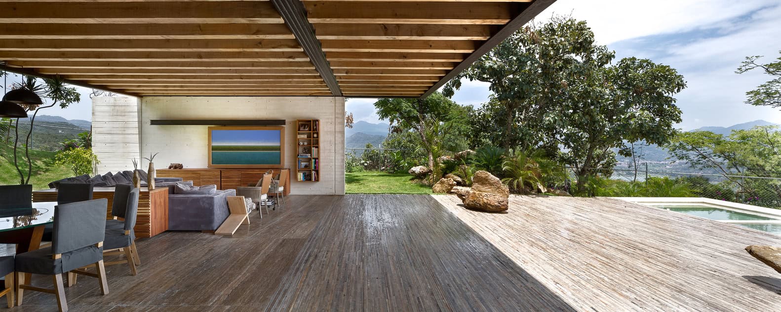 Tucán House by Taller Héctor Barroso in Valle de Bravo, Mexico Tucán House by Taller Héctor Barroso in Valle de Bravo, Mexico